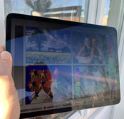 Using the Apple iPad Pro (2018) outside at medium brightness