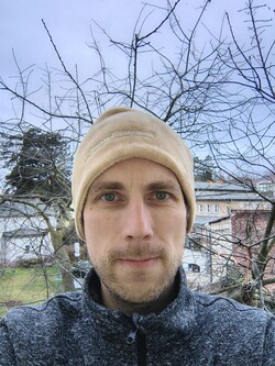 Selfie with the Motorola Edge 60 Neo