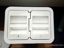 All-in-one base station from above (Image source: Notebookcheck)