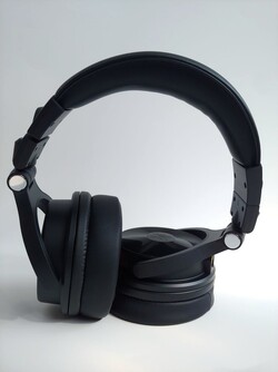 Studio Max 1 DJ headphones. (Image source: Notebookcheck)
