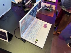 Acer Nitro V 14. (Image Source: Notebookcheck)