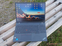 Lenovo ThinkPad T16 G2 has a low power screen and very quiet cooling system