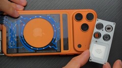 An iPhone 17 Pro Max retrofitted with a water cooling system (Image source: Kingmi Mobile)