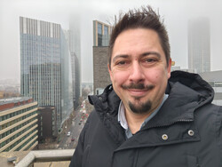 Selfie with the Honor Magic8 Lite