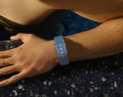 Rogbid&#039;s new Halo fitness band (pictured) comes with four interchangeable straps in nylon and silicone across various colors. (Image source: Rogbid)