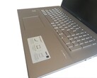 Asus VivoBook 17 F712JA laptop with Full-HD IPS and passive cooling