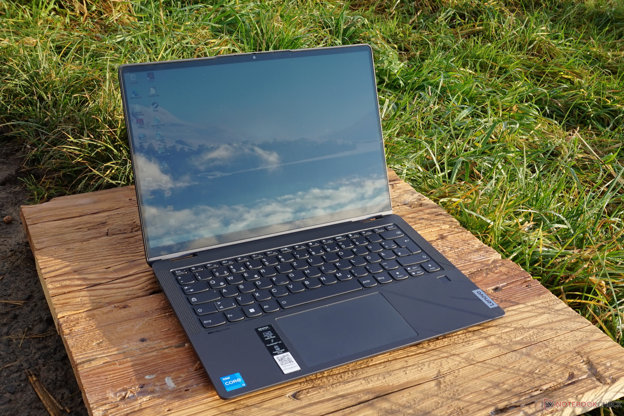 Lenovo IdeaPad Flex 5 convertible review: Powerful entry of the small i3- 1215U - NotebookCheck.net Reviews