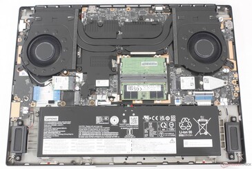 The memory and storage are user-upgradeable. (Image source: Allen Ngo of Notebookcheck)