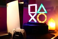 A picture of a PS5 digital console