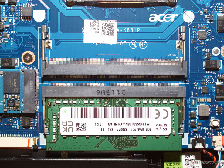 8 GB of DDR4-3200 RAM in the Acer Aspire 7