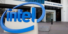 Intel 2016 revenue up while sales continue to dwindle