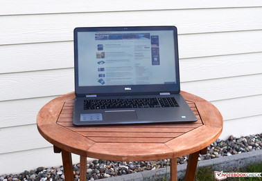 The Dell Inspiron 17 7773 in the shade