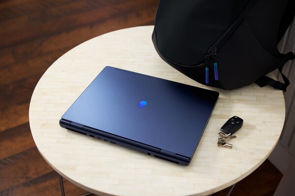 The Alienware 16X Aurora is available in a single color called Interstellar Indigo which has a satin finish.