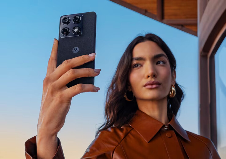 The Motorola Signature features a 50 MP selfie camera (Image source: Motorola)