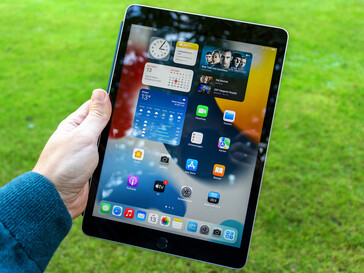 Apple iPad 9th Gen Review: Low-Cost Option May Be Best Bet for Now - CNET