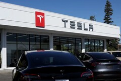 A Tesla service center. The company is using AI to improve its customer service (Image source: Justin Sullivan/Getty Images)