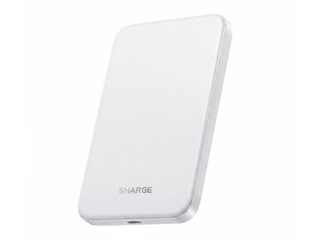 AeroMag Air Power Bank in silver