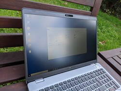 Dell Latitude 15 5510 outdoors