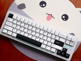 Affordable mechanical keyboard with unique design spoiled by questionable keycaps: Epomaker Galaxy68 review