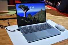 Lenovo IdeaPad Vibe 14 in Chill Blue.