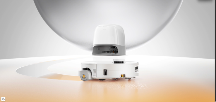 The Roborock Qrevo Curv 2 Flow robot vacuum and mop. (Image source: Roborock)