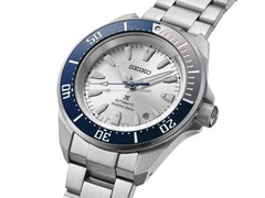The more affordable HBB001 stands out with its distinctive dual-tone blue bezel.