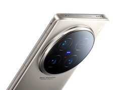 The Vivo X200 Ultra is expected to be able to record 4K120 videos with all cameras, an old Sony Xperia feature. (Image source: Vivo)