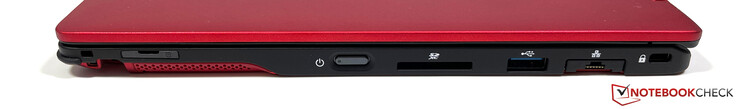 Right: Pen compartment, SIM card slot, power button, SD card reader, 1x USB-A 3.1 Gen1, Gigabit LAN, slot for a Kensington lock