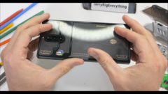 The RedMagic 8 Pro. (Source: JerryRigEverything via YouTube)