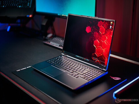 XMG Neo 16 2025 Preview - The fastest gaming notebook now with AMD, RTX 5000 and 300 Hz Mini-LED