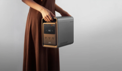 The Anker Solix S2000 weighs just over 16 kg.