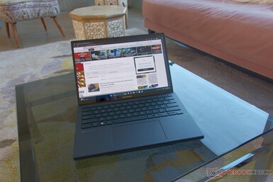 The Zenbook Duo in laptop mode. (Source: Own)