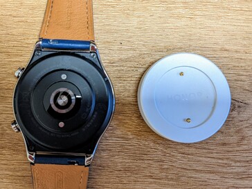 Unfortunately, Honor does not give the smartwatch wireless charging