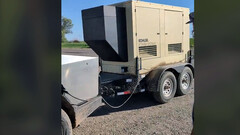 Cybertruck hooked up to a diesel generator (Image source: TheSmiths/TikTok)