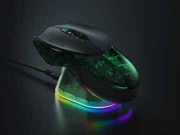 Razer Boomslang 20th Anniversary Edition on Mouse Dock Pro charging station. (Image source: Razer)