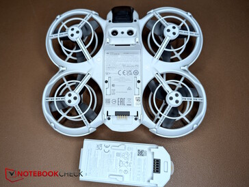 The underside with the swappable battery