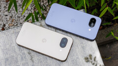The best bargain phone in the US just got even cheaper. (Image source: Daniel Schmidt / Notebookcheck)