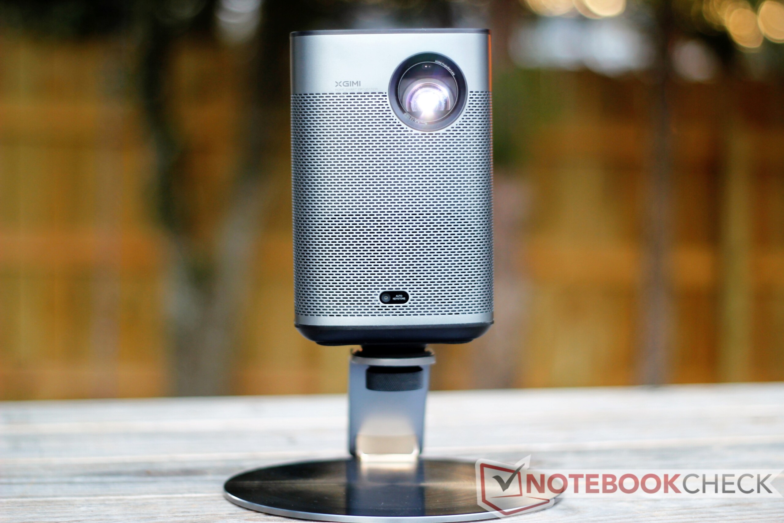 Xgimi Halo Plus (Halo+) portable smart projector hands-on