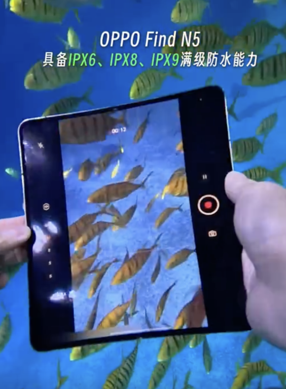 Oppo Find N5 supports underwater video recording. (Image source: Weibo)