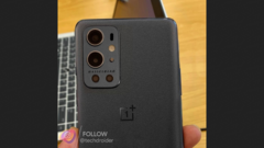 The alleged black OnePlus 9 Pro in the wild. (Source: Instagram)