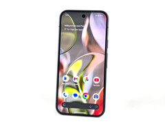 The Google Pixel 9 in review at Notebookcheck (Image source: Marcus Herbrich / Notebookcheck)