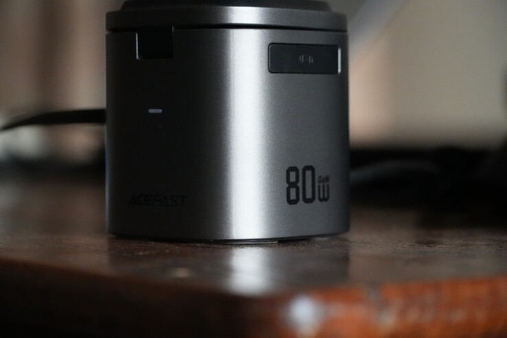 The AceFast 6-in-1 80 W charging station comes with a compact form factor