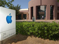 No signs of any struggle have been recorded in the Apple 911 calls. (Source: Sacramento Bee)