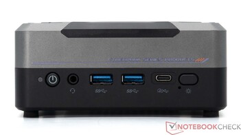 Front: Power button, 3.5 mm audio jack, 2x USB 3.2 Gen 2, USB4, RGB control