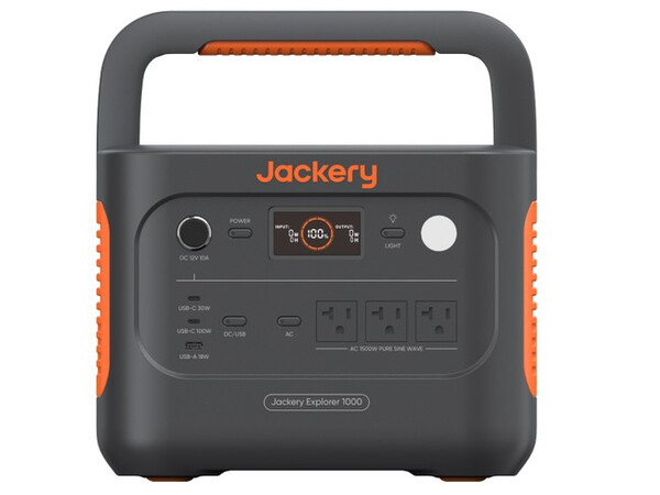 The Jackery Explorer 1000 v2 has a built-in lamp. (Image source: Jackery)