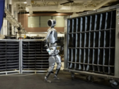 Atlas moves in a way that's similar to how a human does (Image source: Boston Dynamics/YouTube)