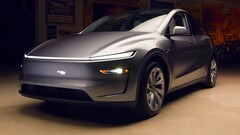 The new Model Y comes with the adaptive high beams feature enabled. (Image source: Jay Leno/YT)