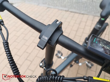 Inserting the handlebars properly