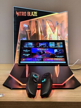 The Acer Nitro Blaze 11 can double as a standalone tablet. (Image source: Notebookcheck)