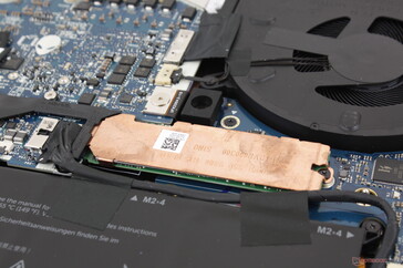 Dell includes a copper heat spreader on each configured SSD
